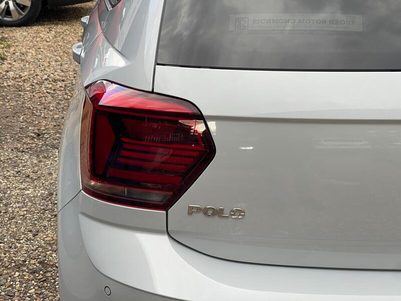 Volkswagen Polo 1.0 TSI Match Euro 6 (s/s) 5dr thumbnail 9