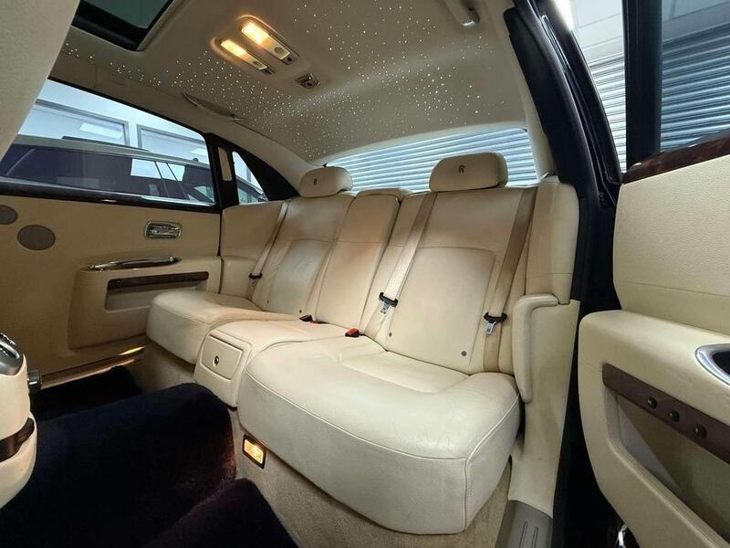 Rolls-Royce Ghost view 24