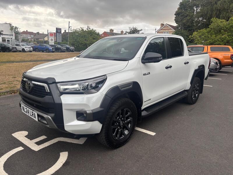 Toyota Hilux view 3
