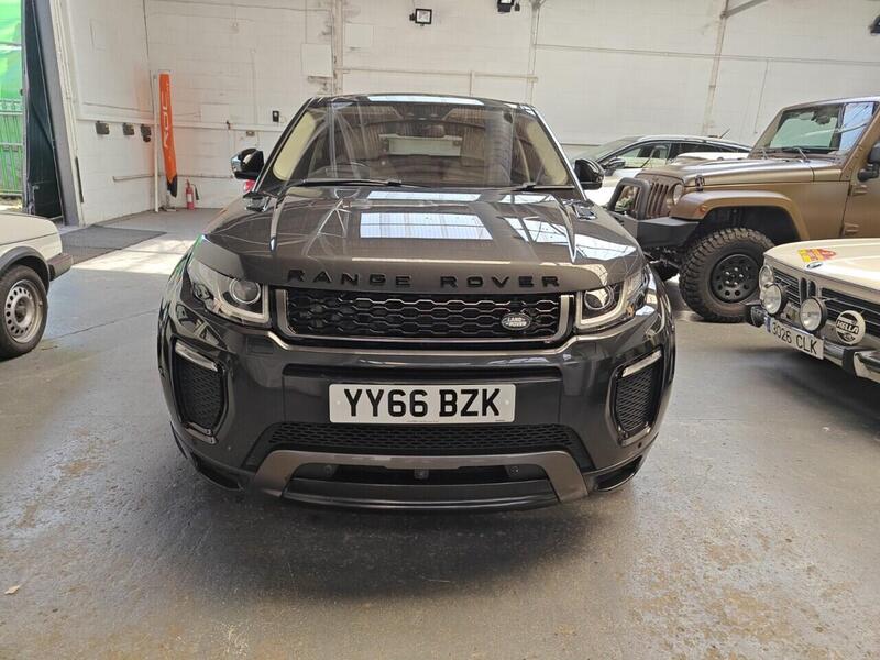 Land Rover Range Rover Evoque view 3