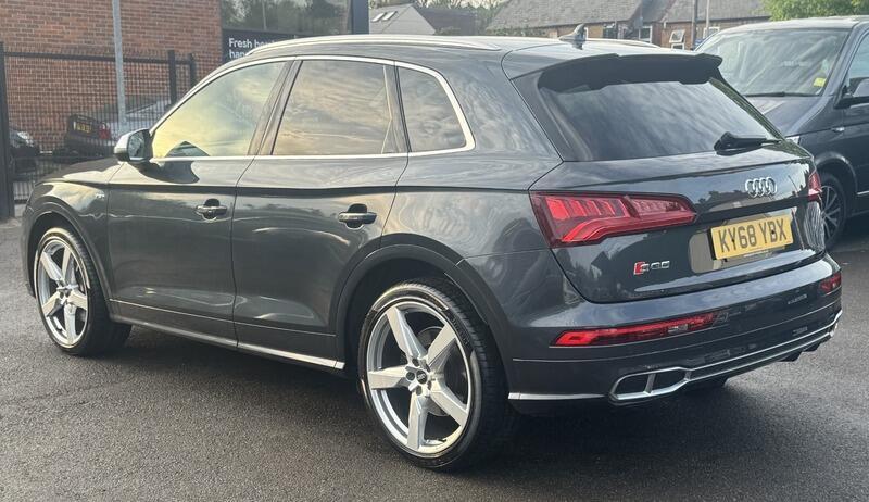 Audi Audi SQ5 view 3