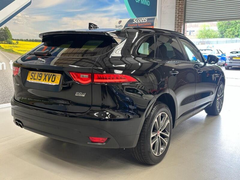 Jaguar F-Pace view 5
