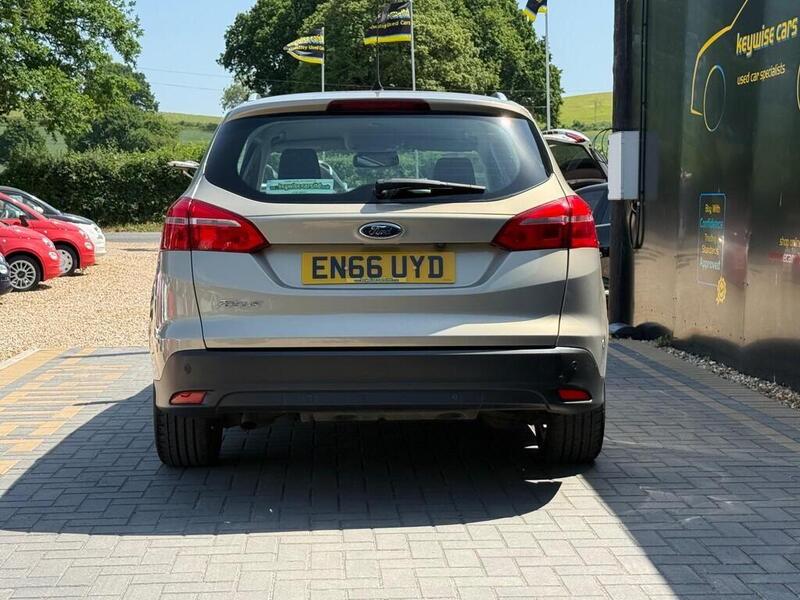 Ford Focus view 4
