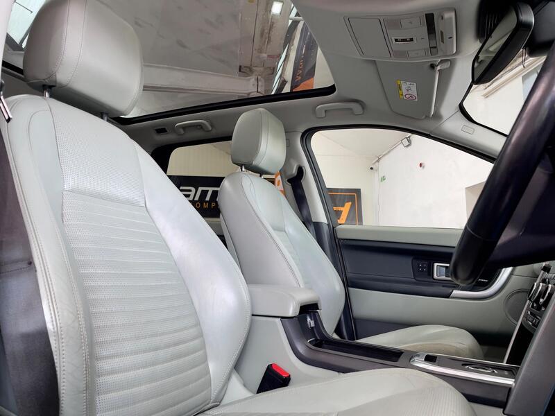 Land Rover Discovery Sport view 6