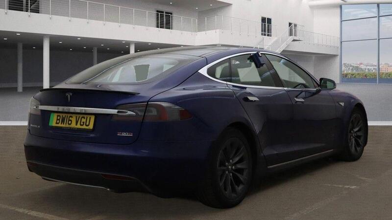 Tesla Model S view 4