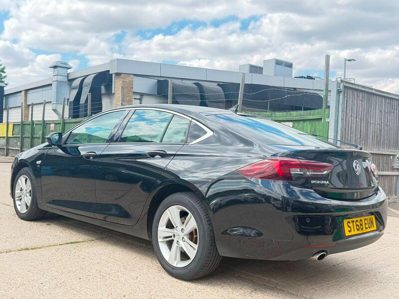Vauxhall Insignia view 5