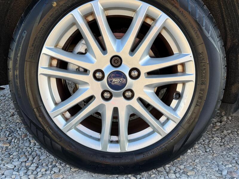 Ford Focus view 2