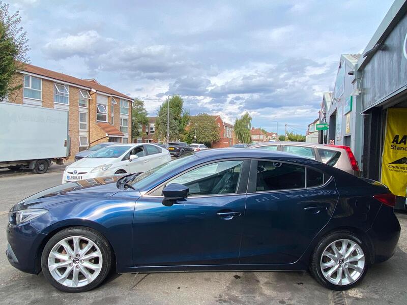 Mazda Mazda3 view 5