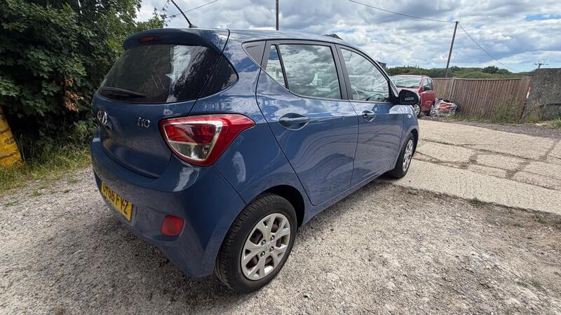 2016 Hyundai i10 — photo 8