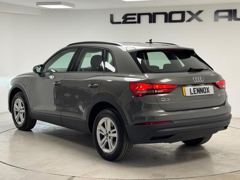 Audi Q3 view 3