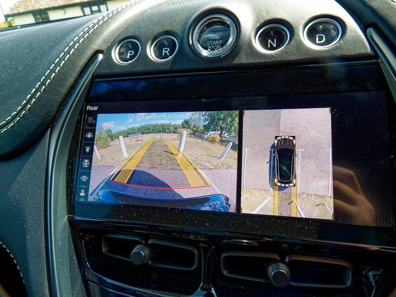 Aston Martin DBX view 43
