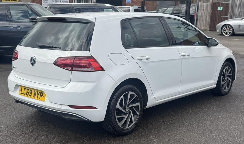 Volkswagen Golf view 5
