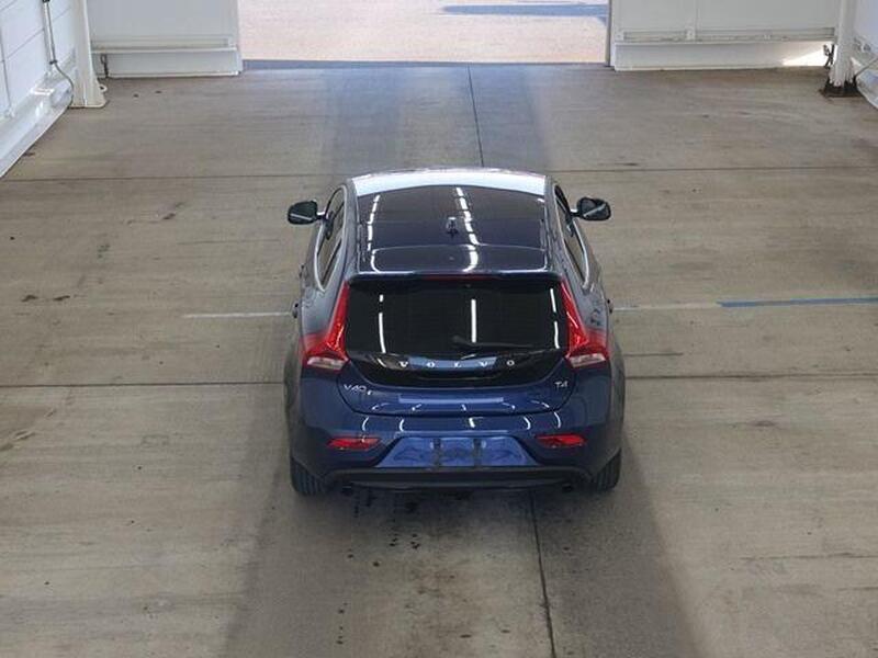Volvo V40 view 5