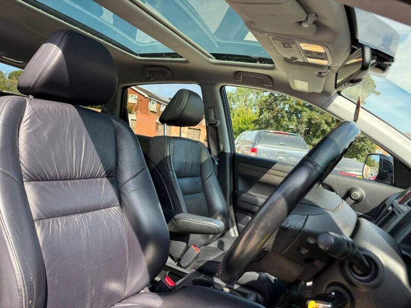 Honda CR-V view 3