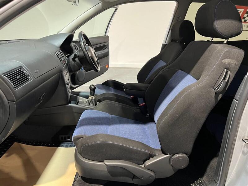 Volkswagen Golf view 6