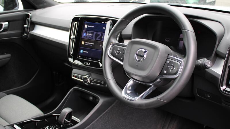 Volvo XC40 view 4