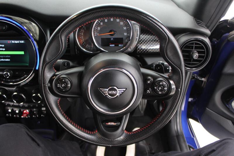 2019 MINI Hatch in Blue — image 34 of 71