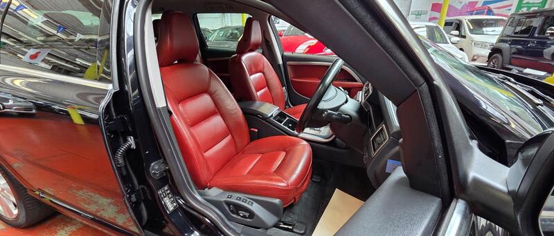 Volvo V70 view 5