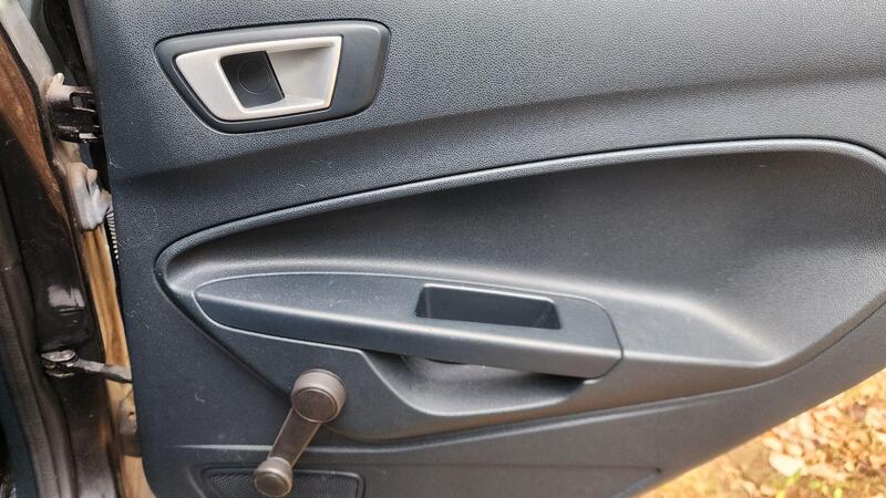 2012 Ford Fiesta — photo 45