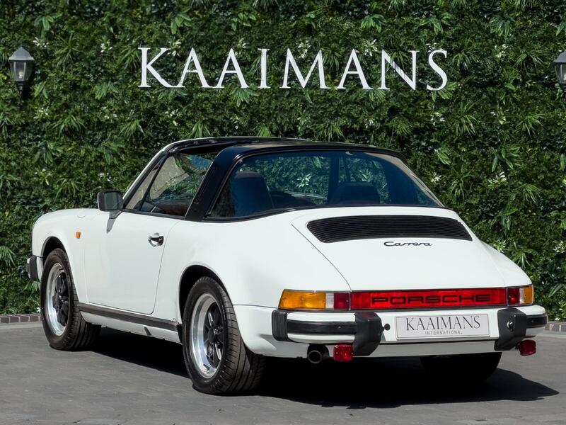Porsche 911 view 6