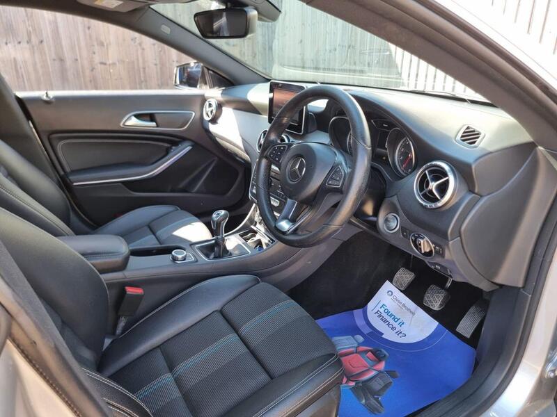 Mercedes-Benz Cla view 2
