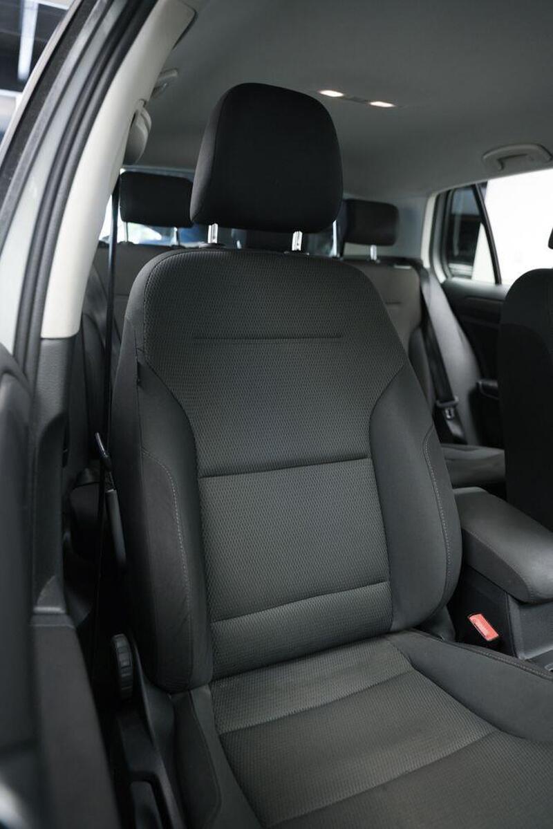 Volkswagen Golf view 8