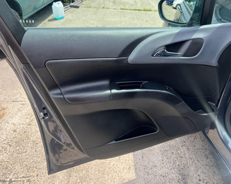 Vauxhall Meriva view 5