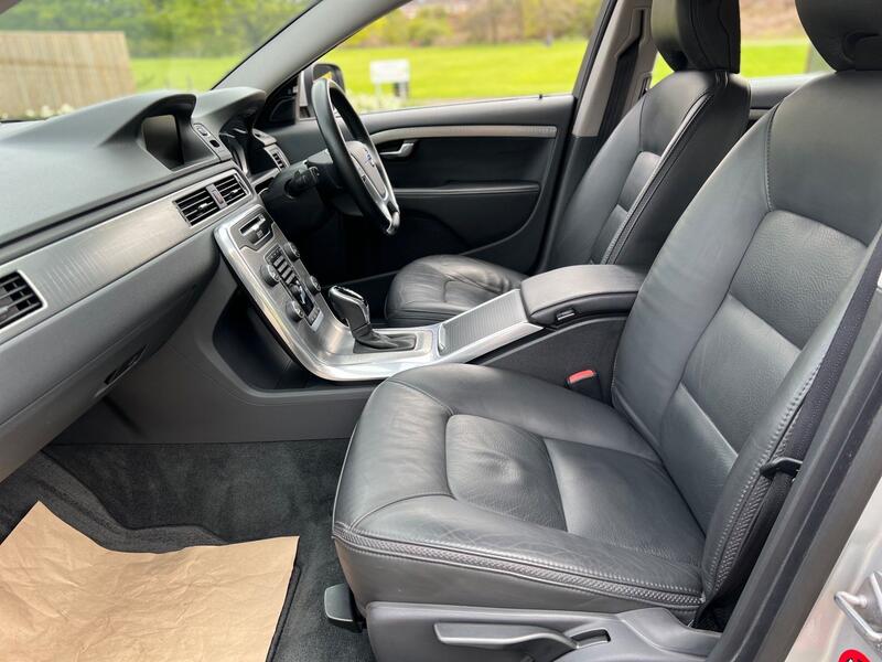 Volvo XC70 view 28