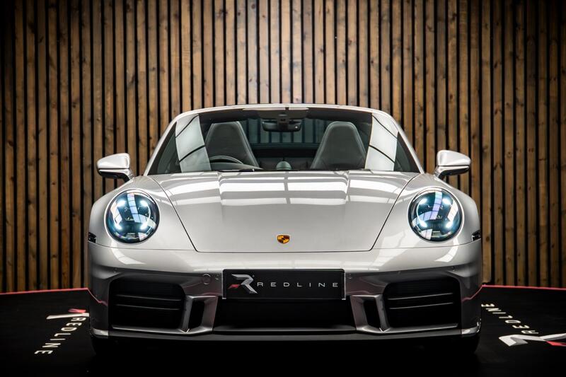 Porsche 911 view 5
