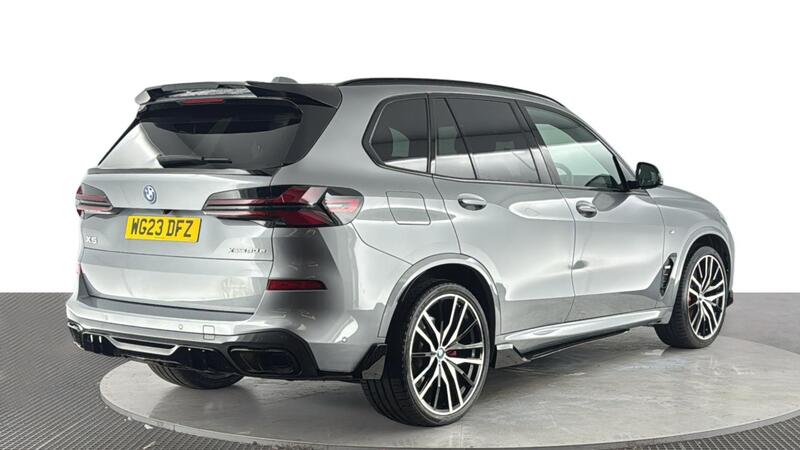 BMW X5 view 4