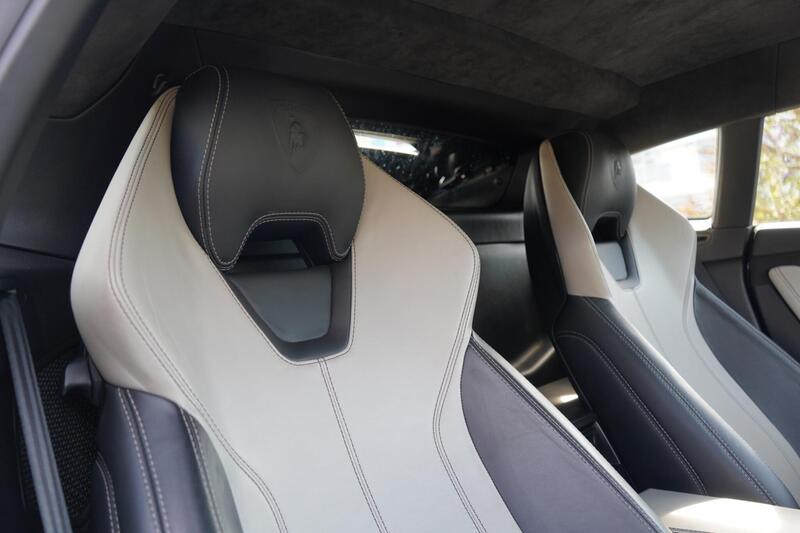 Lamborghini Huracan view 3