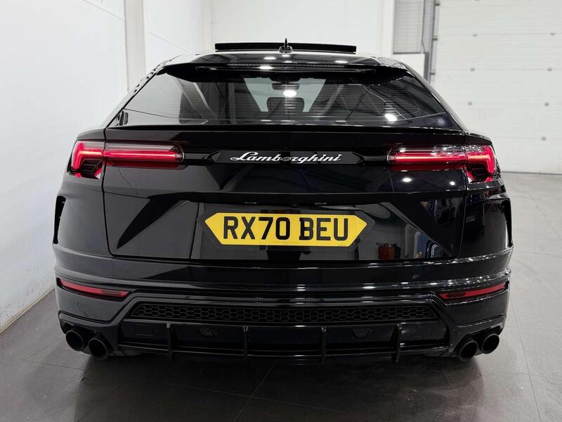 Lamborghini Urus view 7