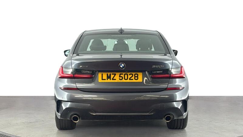 BMW 3 Series view 5