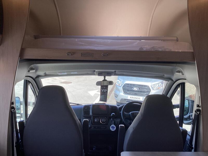 Auto-Trail Expedition C71 — image 10