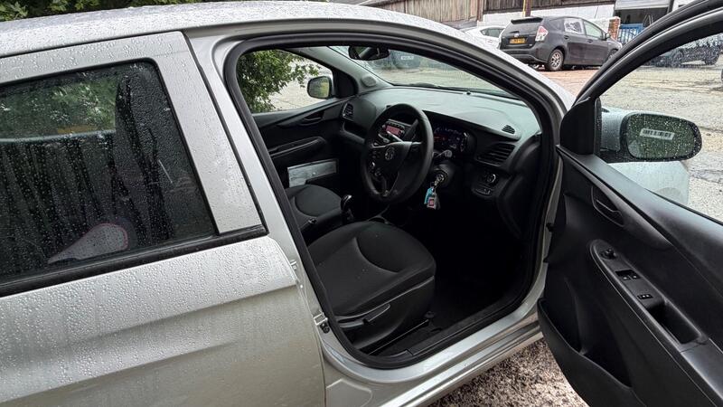 2017 Vauxhall Viva — photo 14