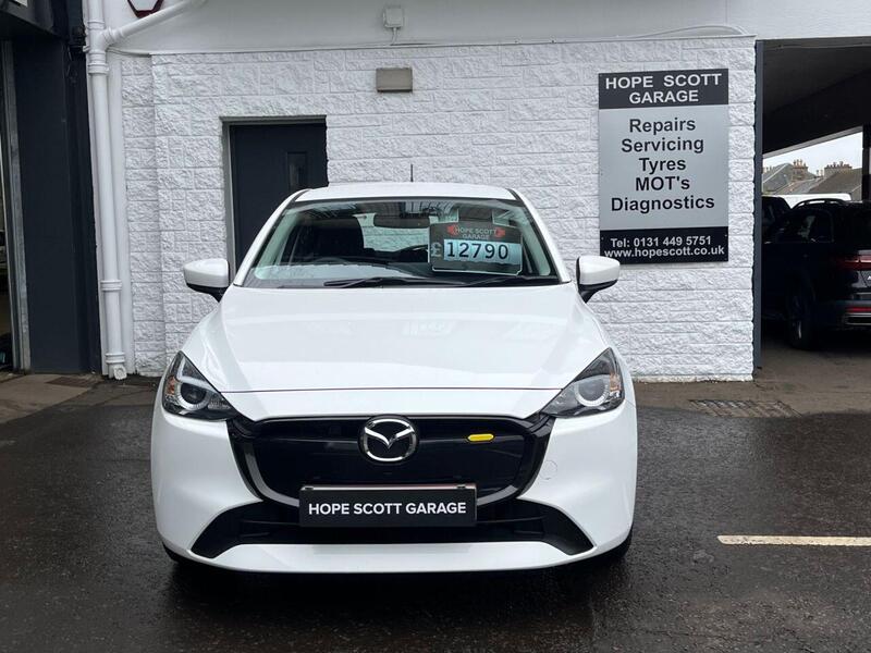 Mazda Mazda2 view 3