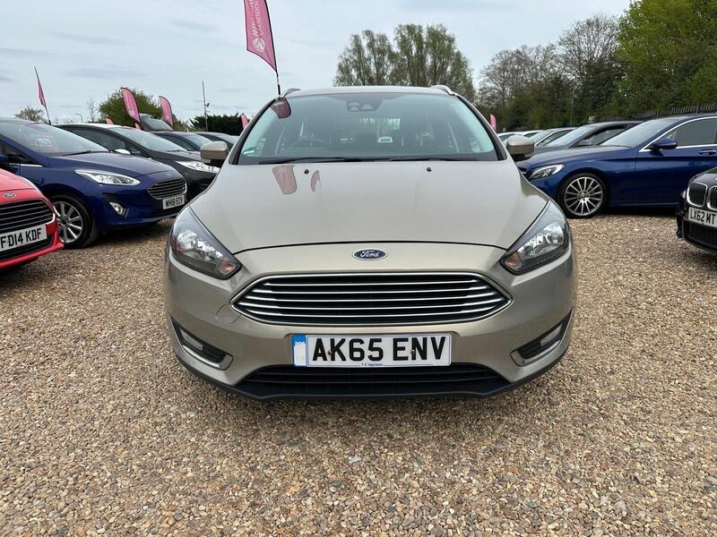 Ford Focus view 5