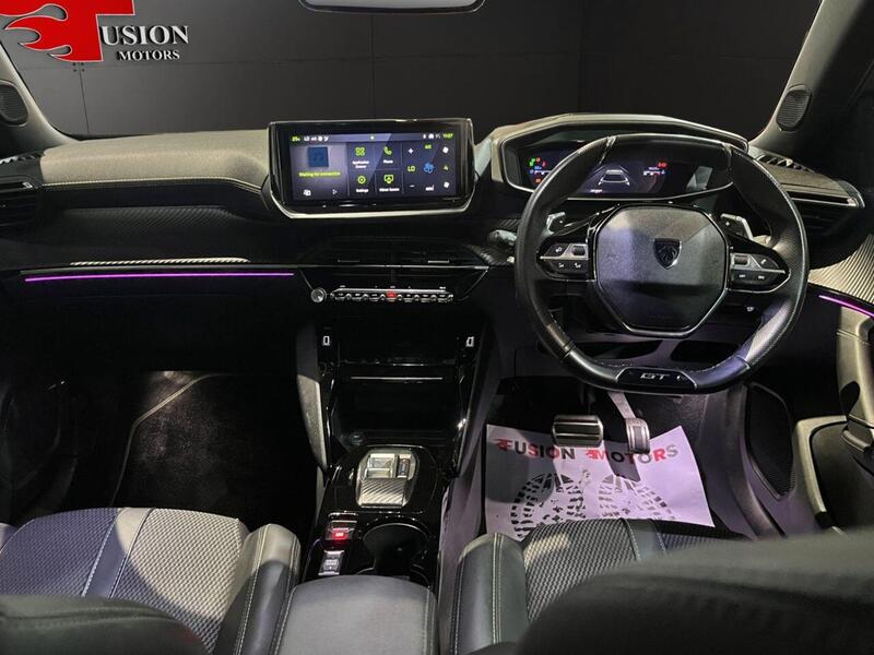 Peugeot 2008 view 6