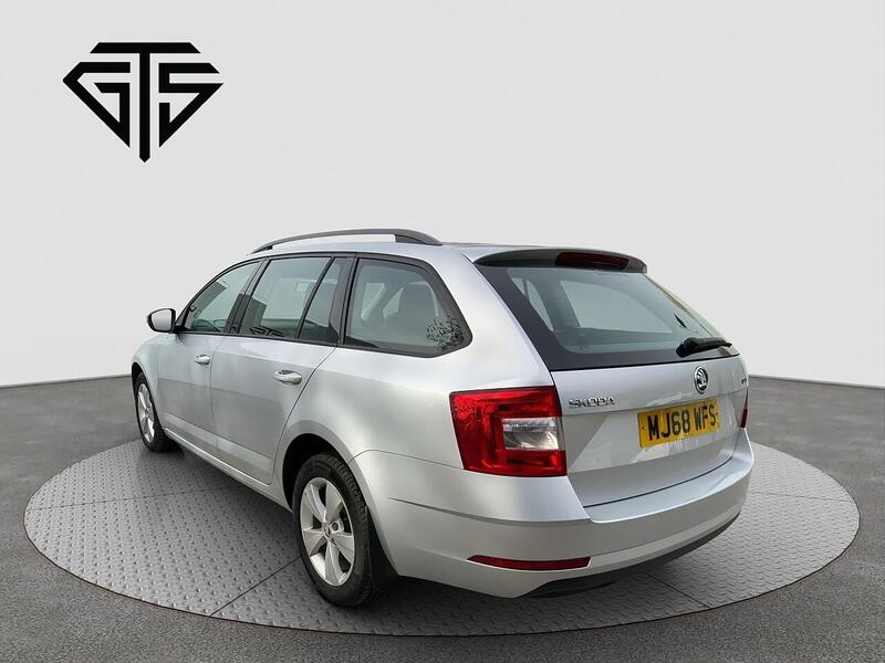 Skoda Octavia view 5