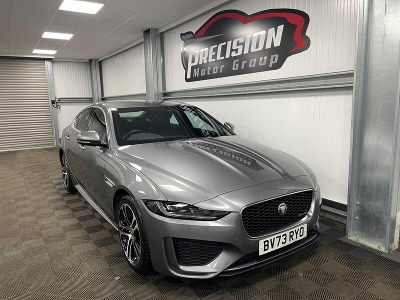 Jaguar Xe main image