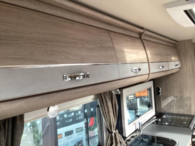 Auto-Sleepers Broadway FB — image 37