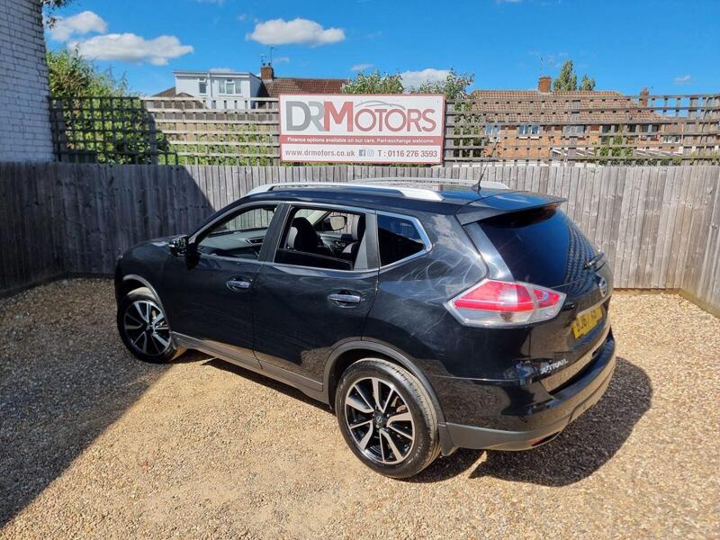 Nissan X-Trail view 4