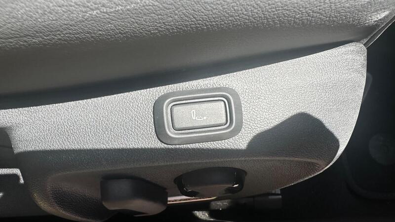 2025 Volkswagen Passat — photo 31