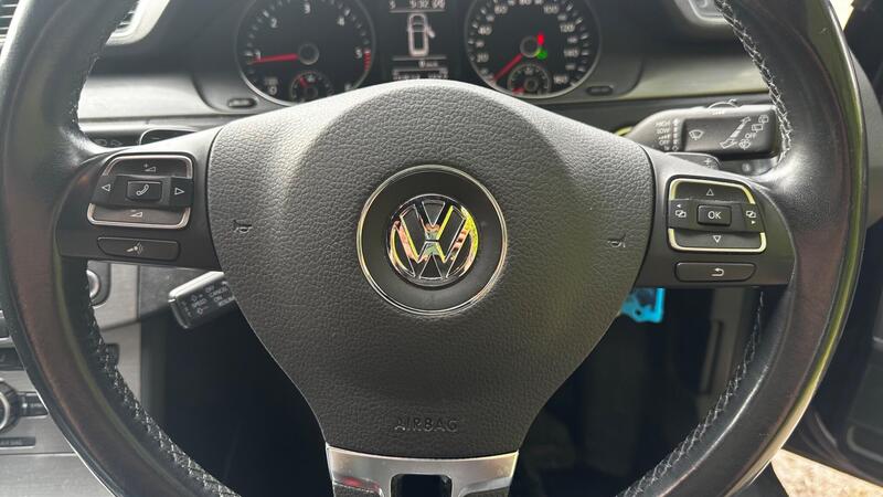 2014 Volkswagen Passat — photo 9