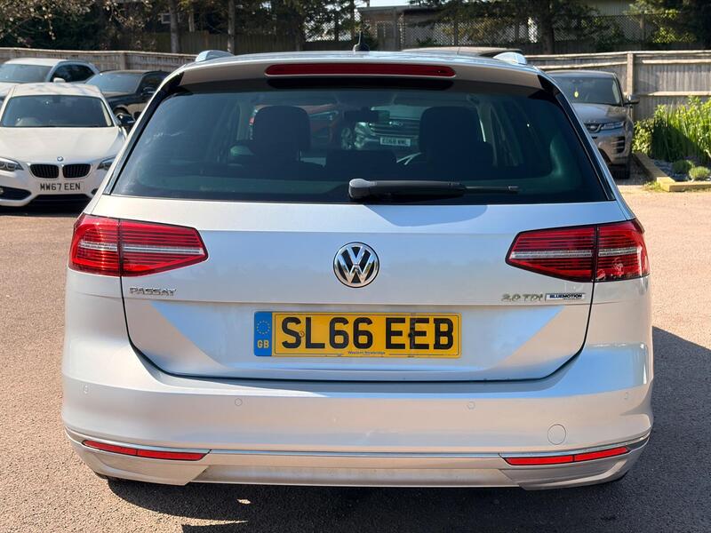 Volkswagen Passat view 7