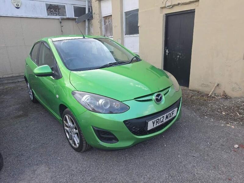 Mazda Mazda2 — photo 1
