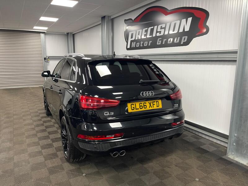 Audi Audi Q3 view 7