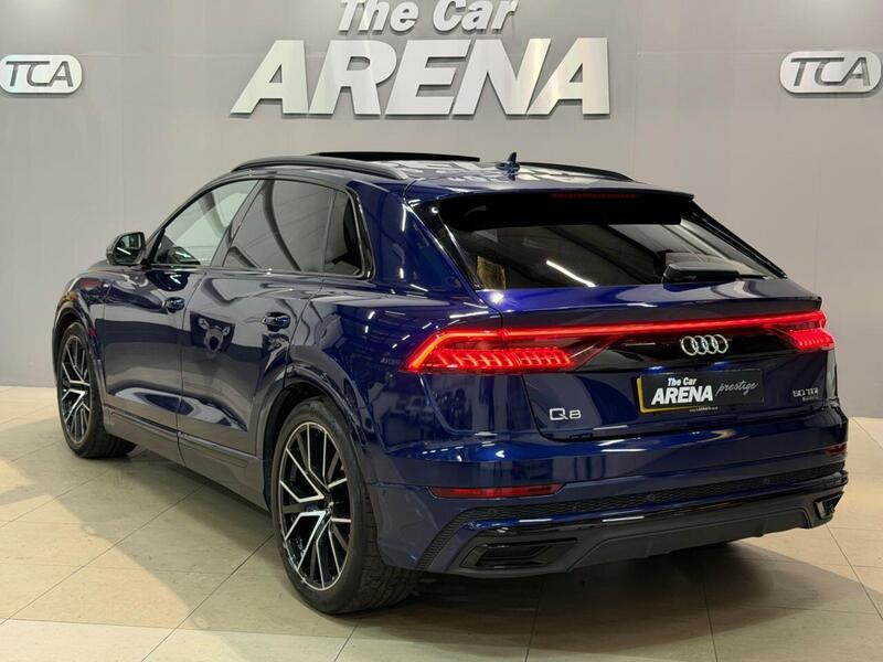 Audi Q8 view 4