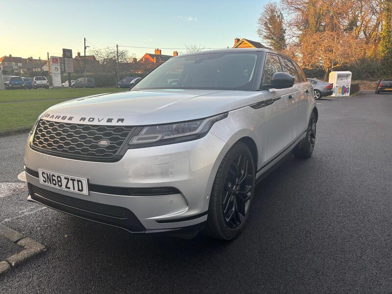 Land Rover Range Rover Velar view 3