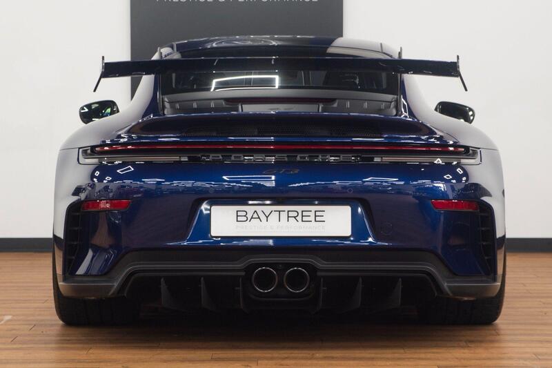 Porsche 911 view 7